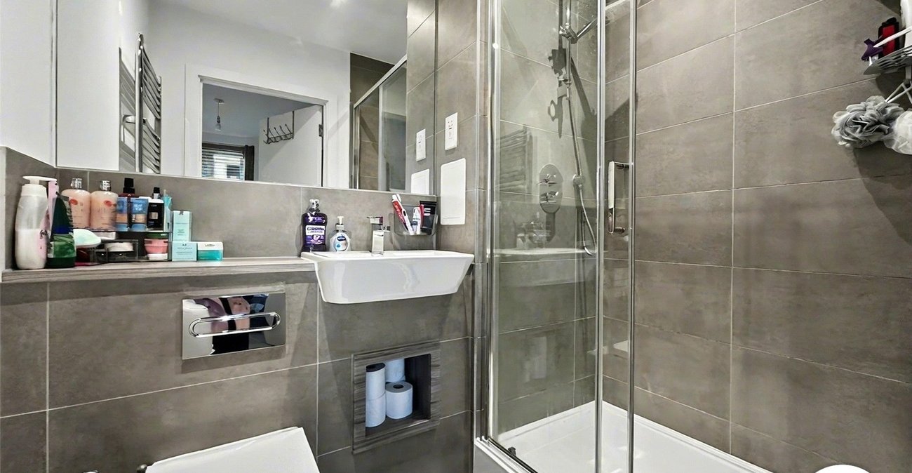 2 bedroom property for sale in Rochester | Robinson Michael & Jackson