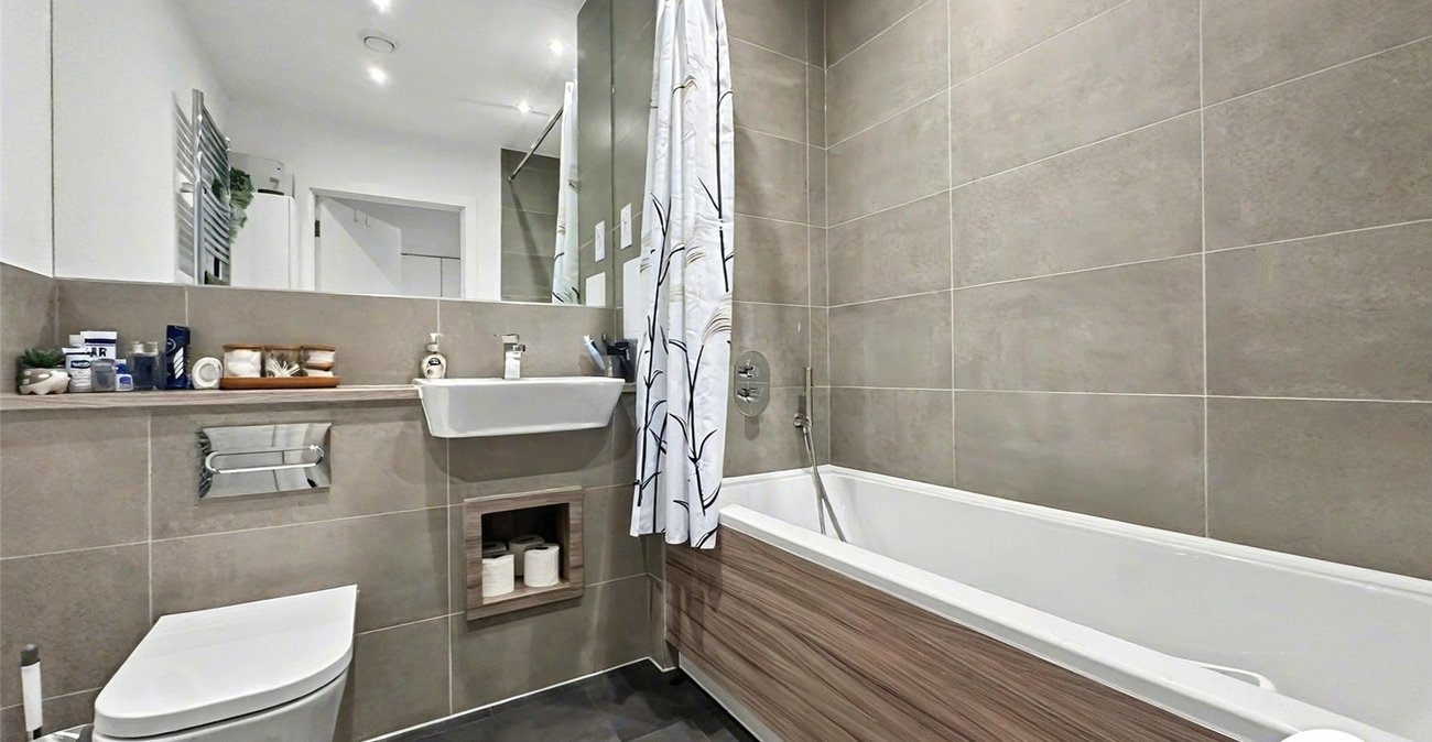 2 bedroom property for sale in Rochester | Robinson Michael & Jackson