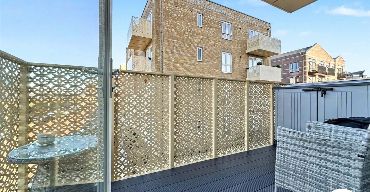 2 bedroom property for sale in Rochester | Robinson Michael & Jackson