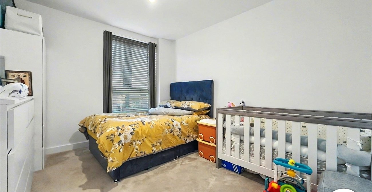 2 bedroom property for sale in Rochester | Robinson Michael & Jackson