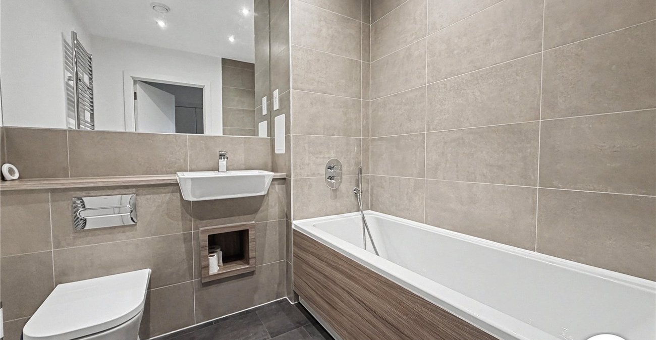 2 bedroom property for sale in Rochester | Robinson Michael & Jackson