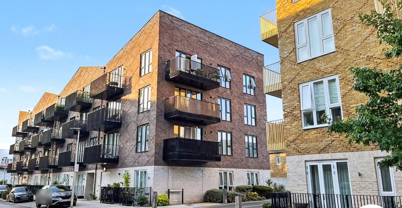 2 bedroom property for sale in Rochester | Robinson Michael & Jackson