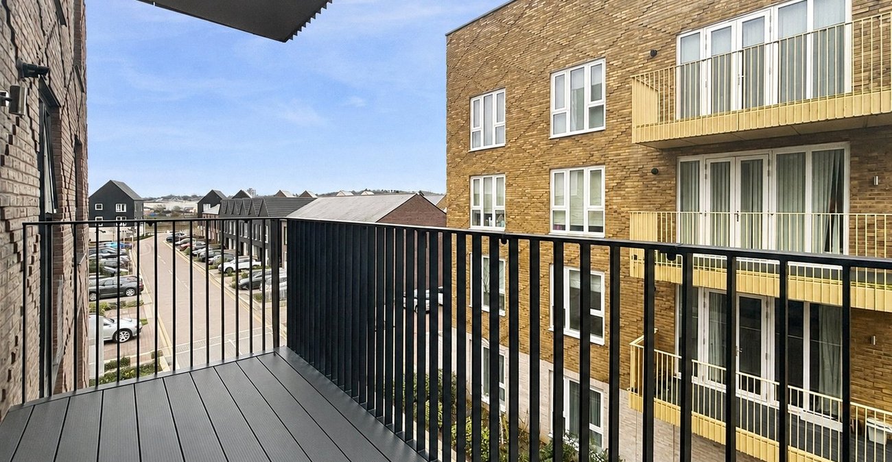 2 bedroom property for sale in Rochester | Robinson Michael & Jackson