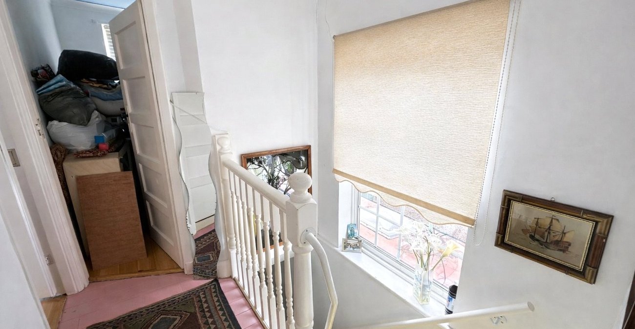 3 bedroom house for sale in Bromley | Robinson Jackson