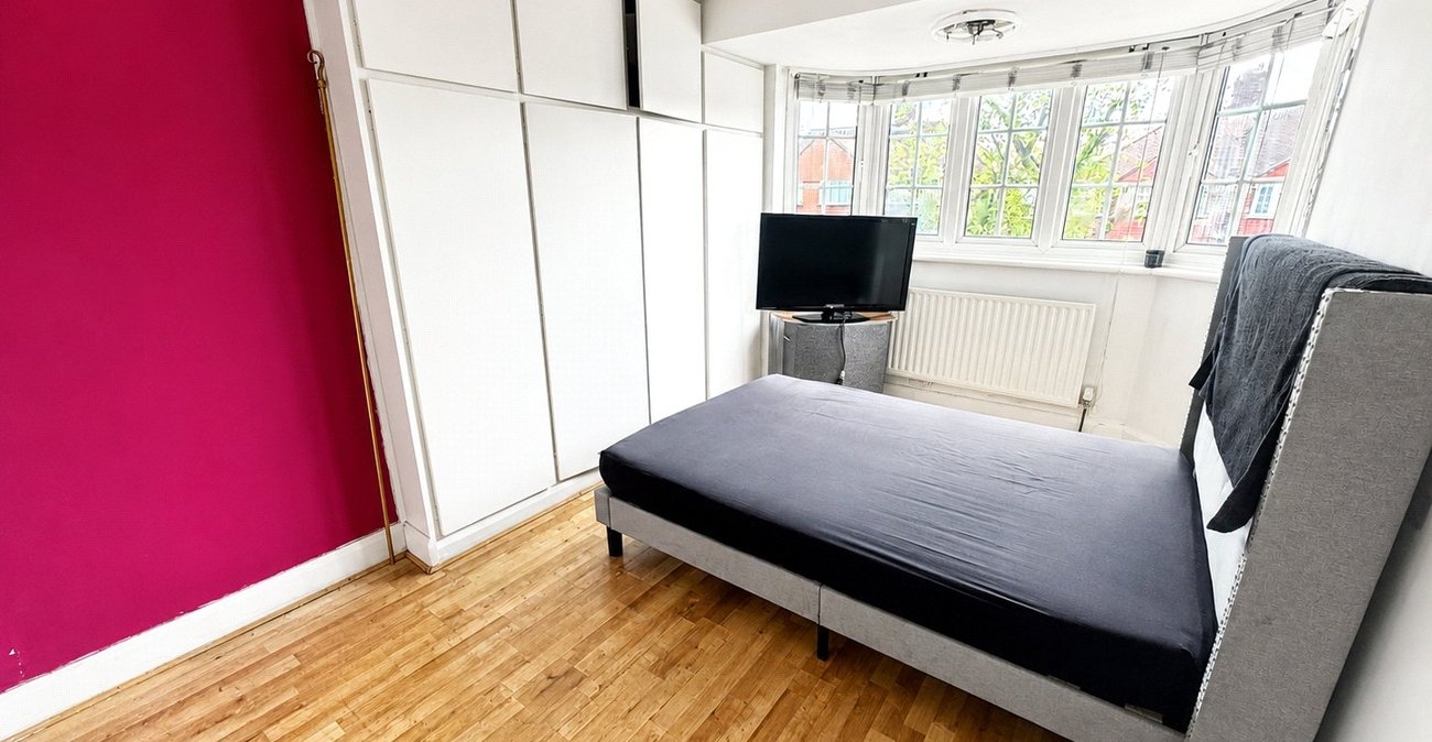 3 bedroom house for sale in Bromley | Robinson Jackson