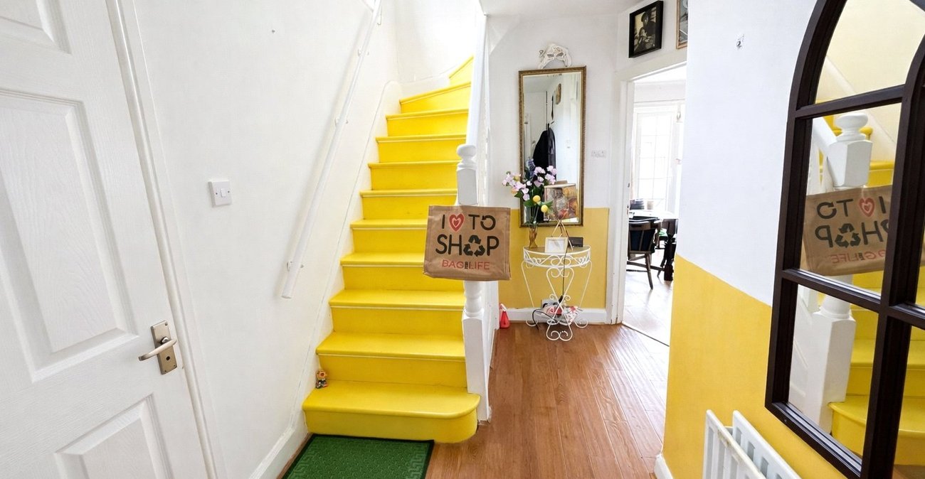 3 bedroom house for sale in Bromley | Robinson Jackson