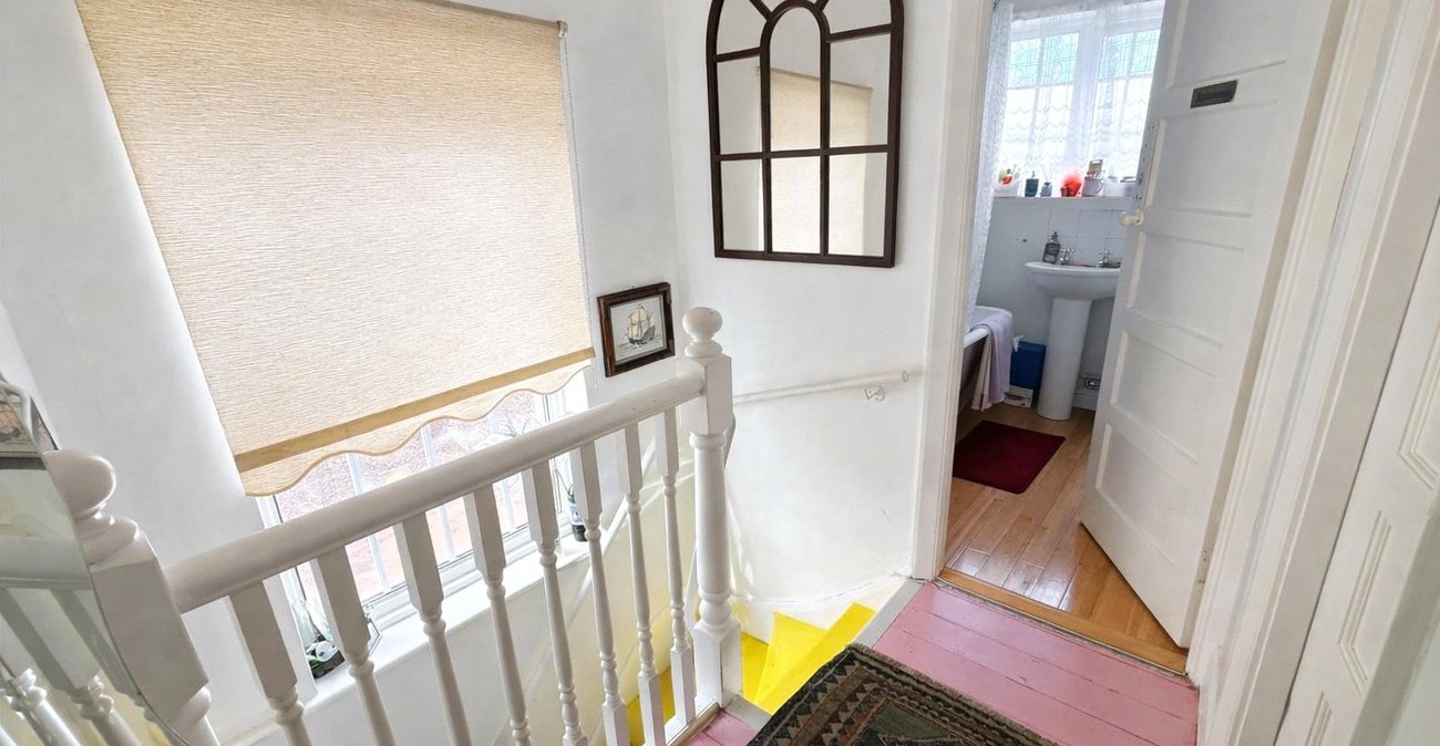 3 bedroom house for sale in Bromley | Robinson Jackson