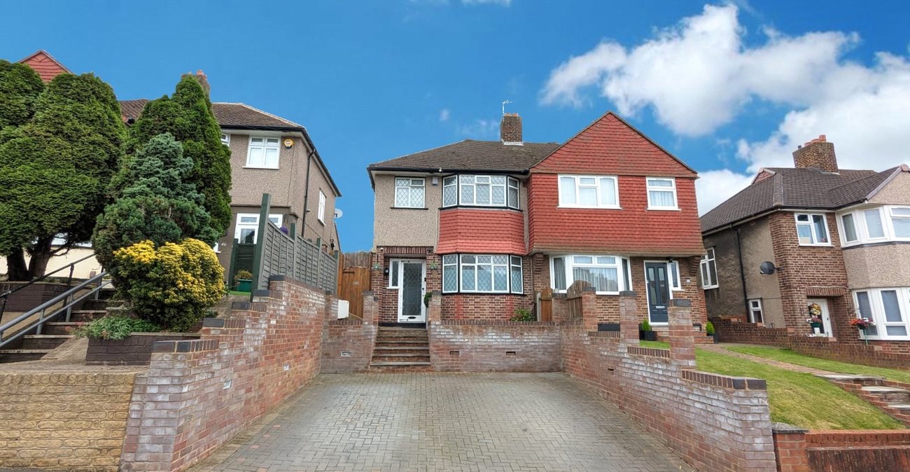 3 bedroom house for sale in Bromley | Robinson Jackson