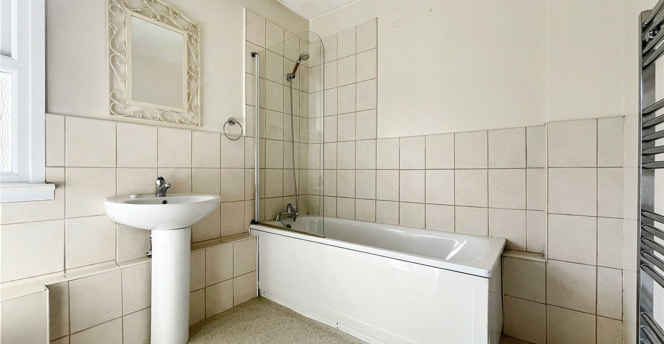 1 bedroom property for sale in Gillingham | Robinson Michael & Jackson