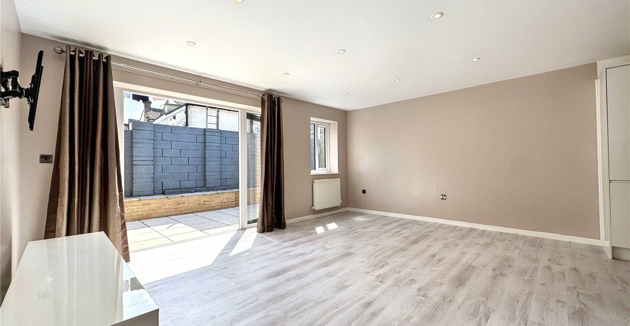 2 bedroom bungalow for sale in Gillingham | Robinson Michael & Jackson