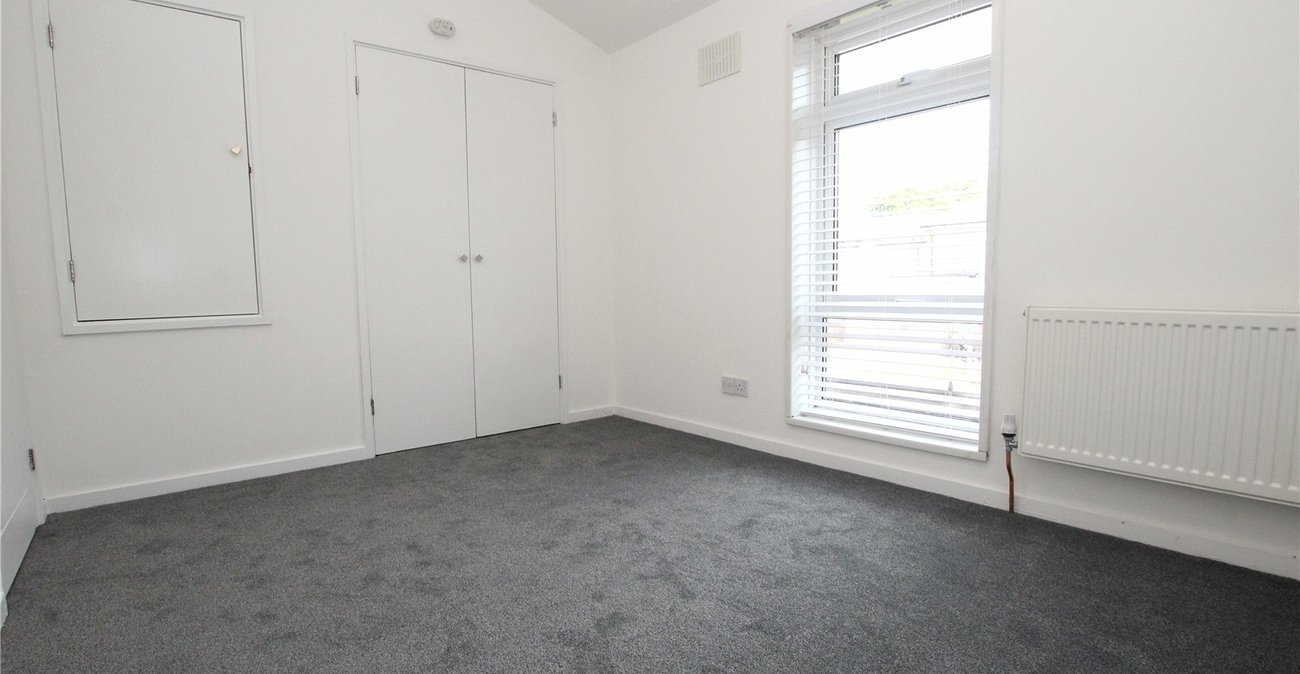 3 bedroom house for sale in London | Robinson Jackson