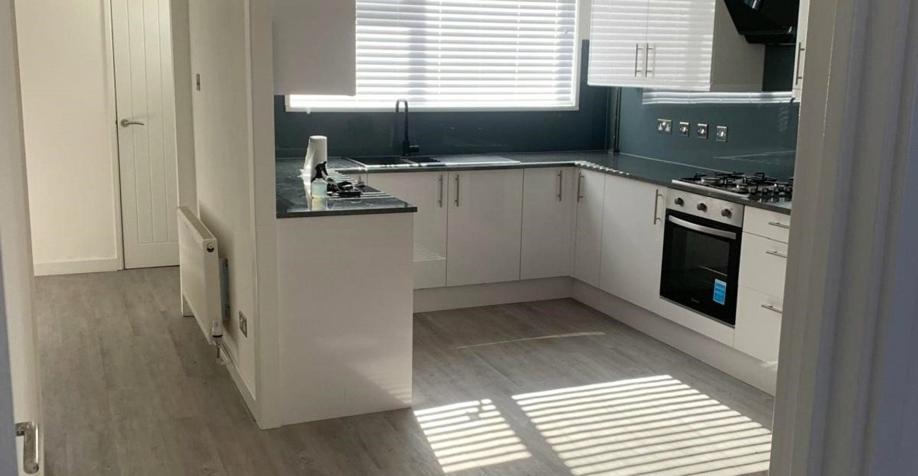 3 bedroom house for sale in London | Robinson Jackson