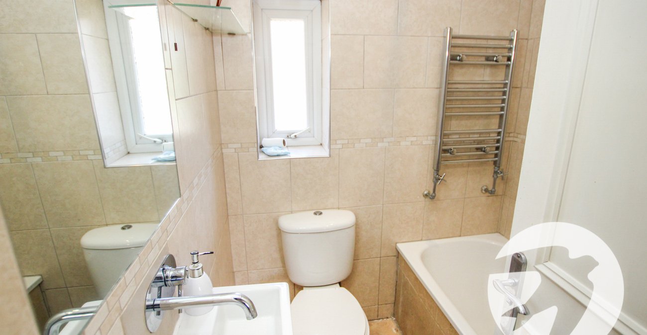2 bedroom property for sale in Mottingham | Robinson Jackson