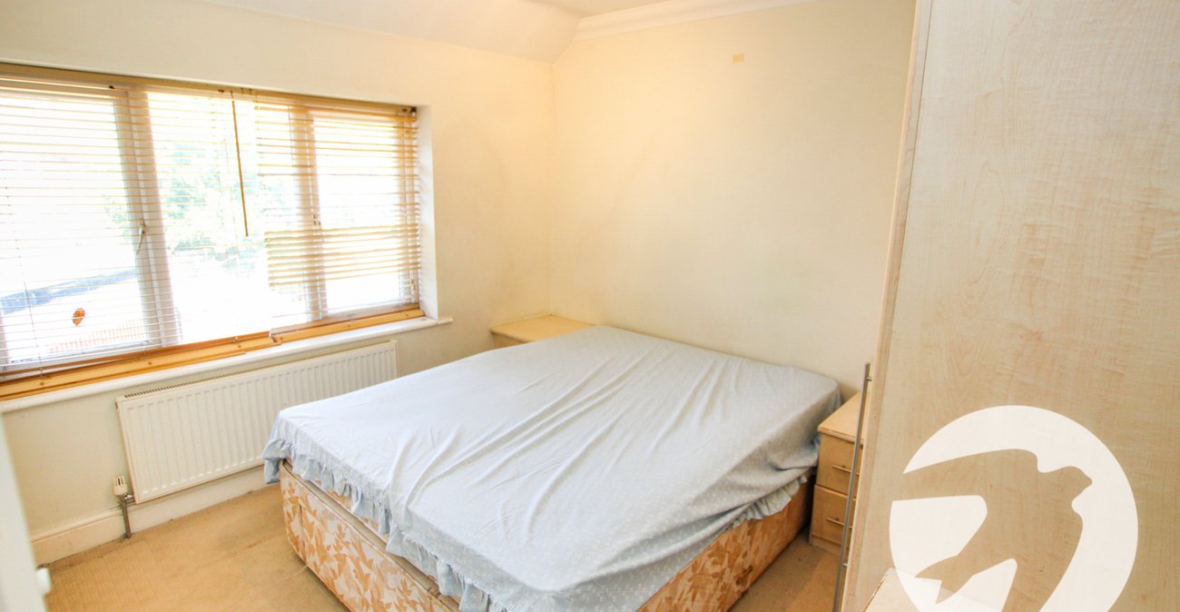 2 bedroom property for sale in Mottingham | Robinson Jackson