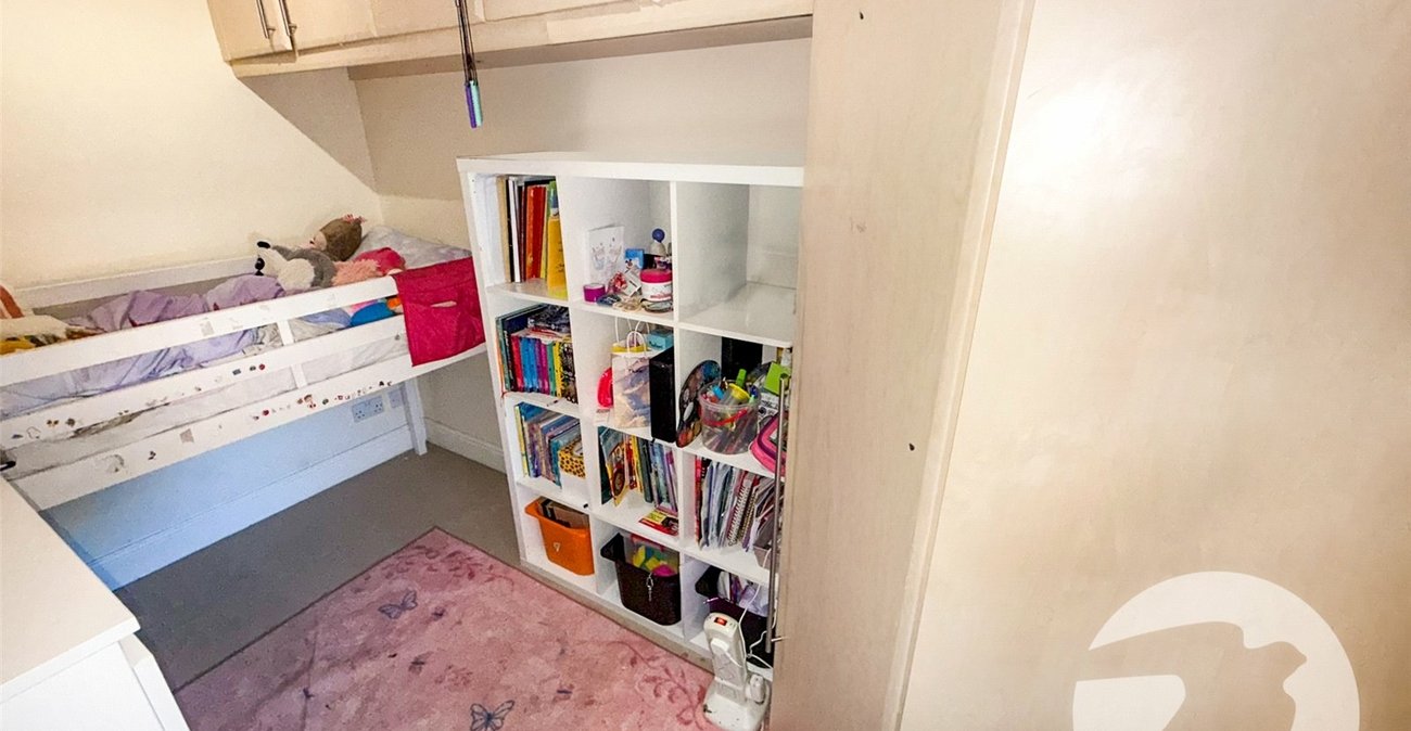 2 bedroom property for sale in Mottingham | Robinson Jackson