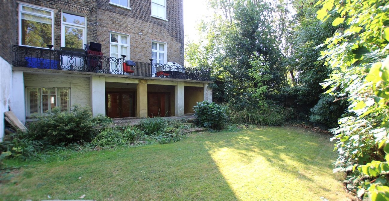 3 bedroom property for sale in Eltham | Robinson Jackson