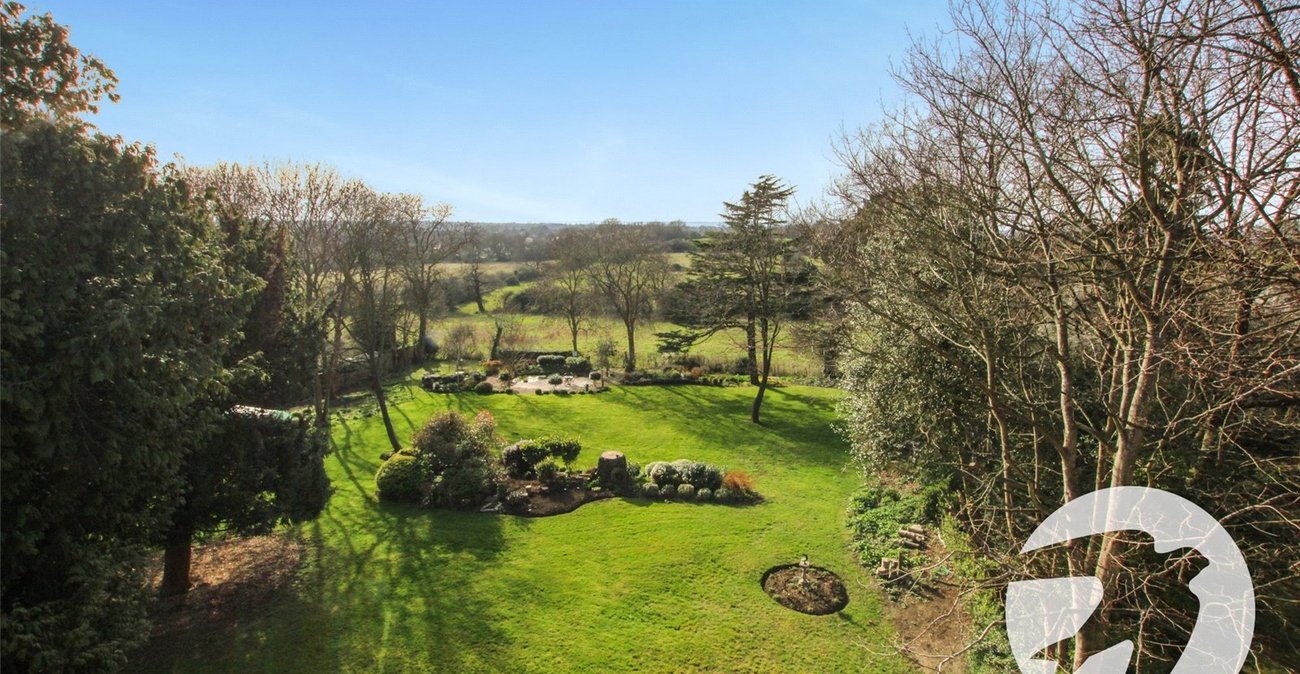 2 bedroom property for sale in London | Robinson Jackson