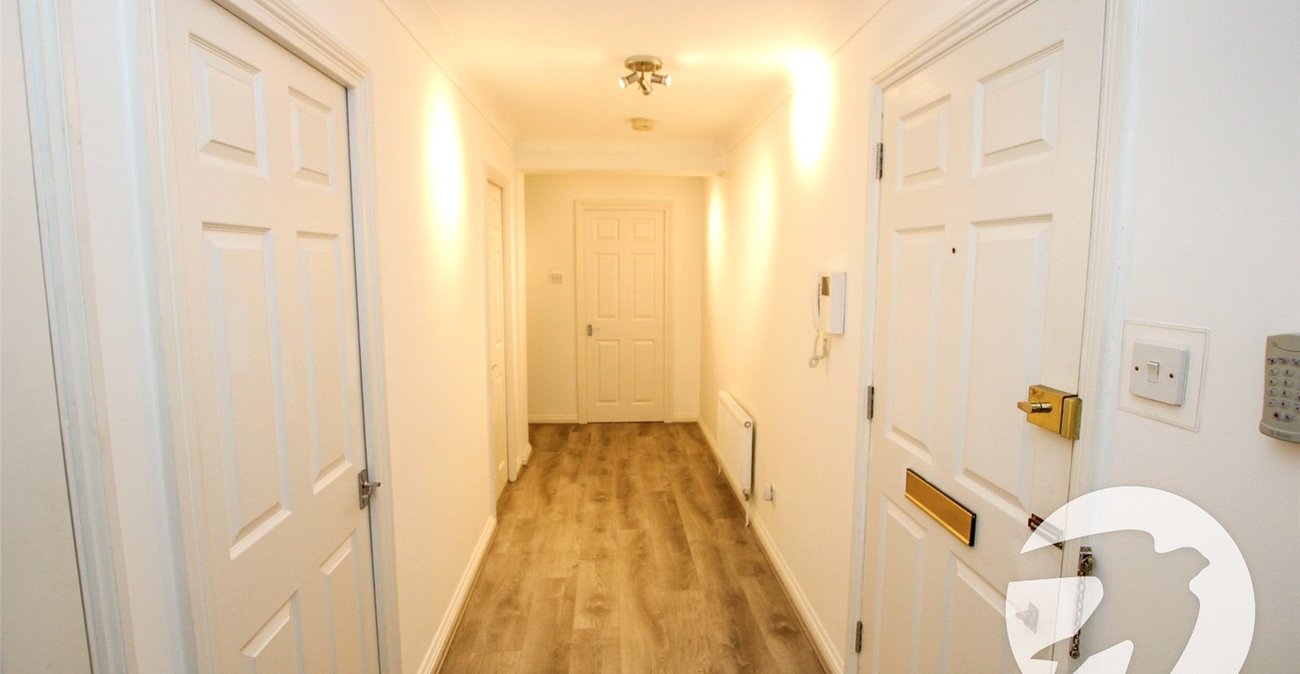 2 bedroom property for sale in London | Robinson Jackson