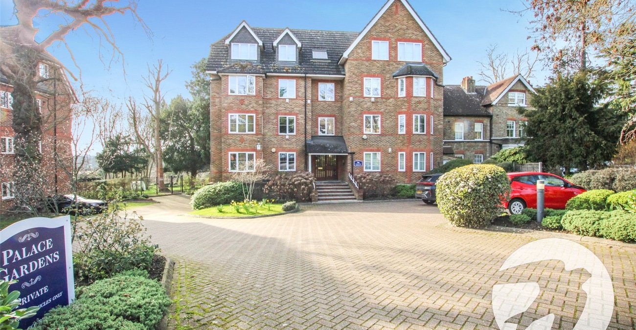2 bedroom property for sale in London | Robinson Jackson