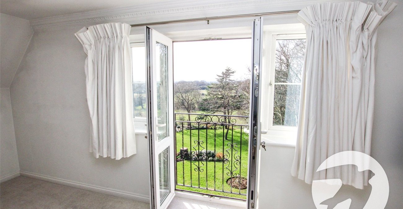 2 bedroom property for sale in London | Robinson Jackson