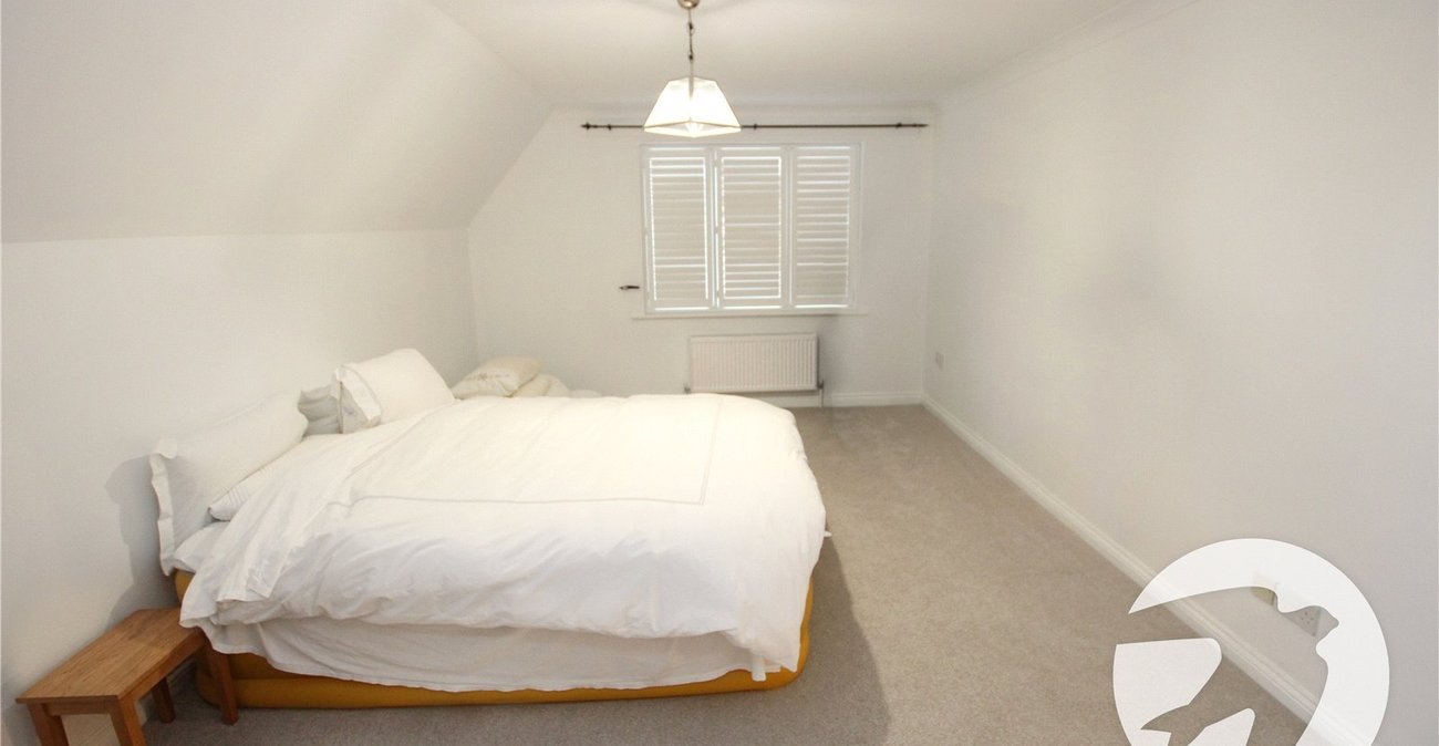 2 bedroom property for sale in London | Robinson Jackson