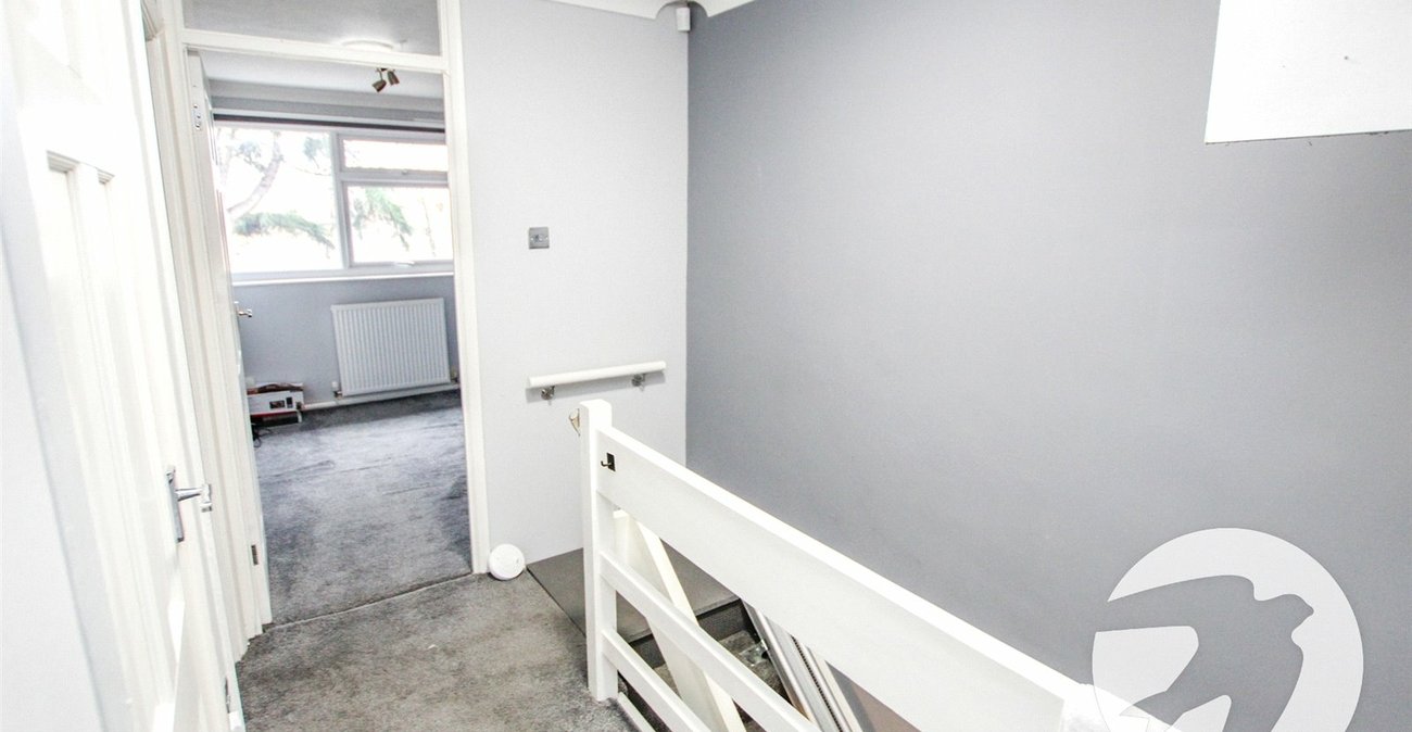 3 bedroom house for sale in London | Robinson Jackson