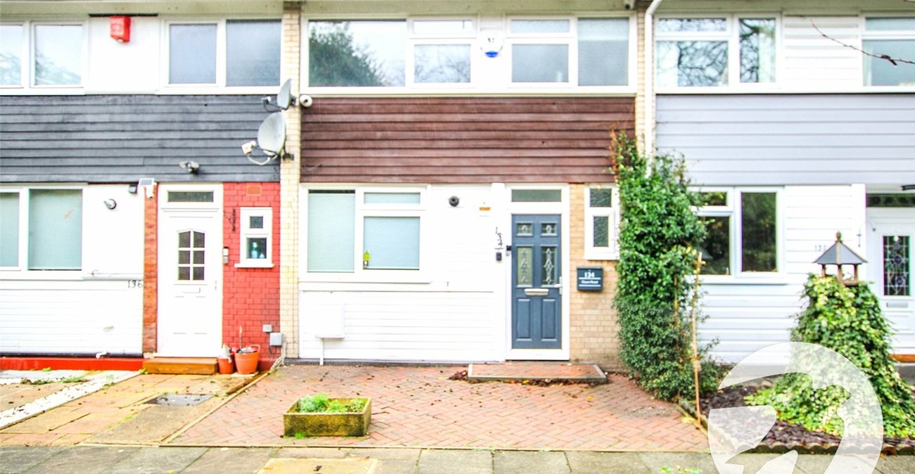 3 bedroom house for sale in London | Robinson Jackson