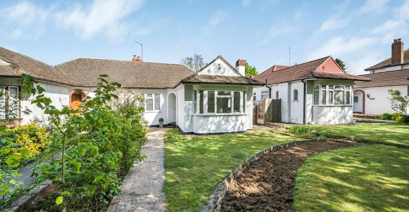 2 bedroom bungalow for sale in Orpington | Robinson Jackson