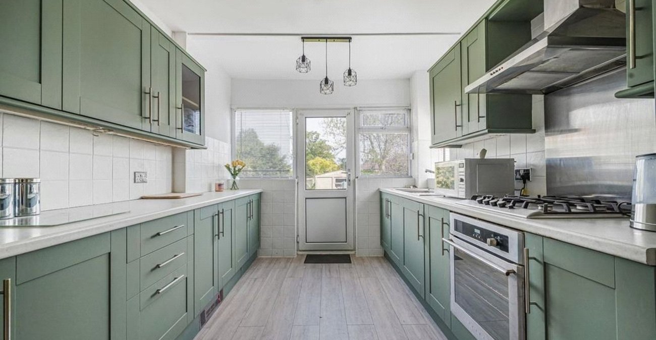 2 bedroom bungalow for sale in Orpington | Robinson Jackson