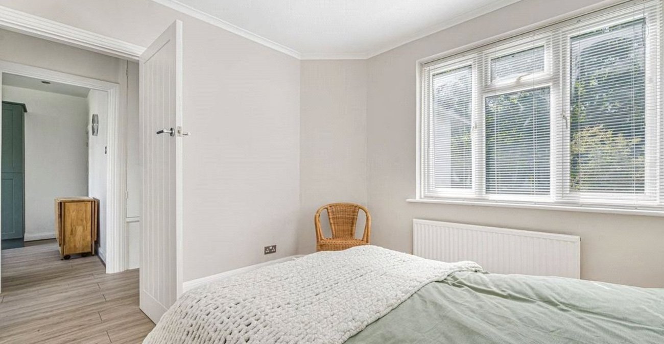 2 bedroom bungalow for sale in Orpington | Robinson Jackson