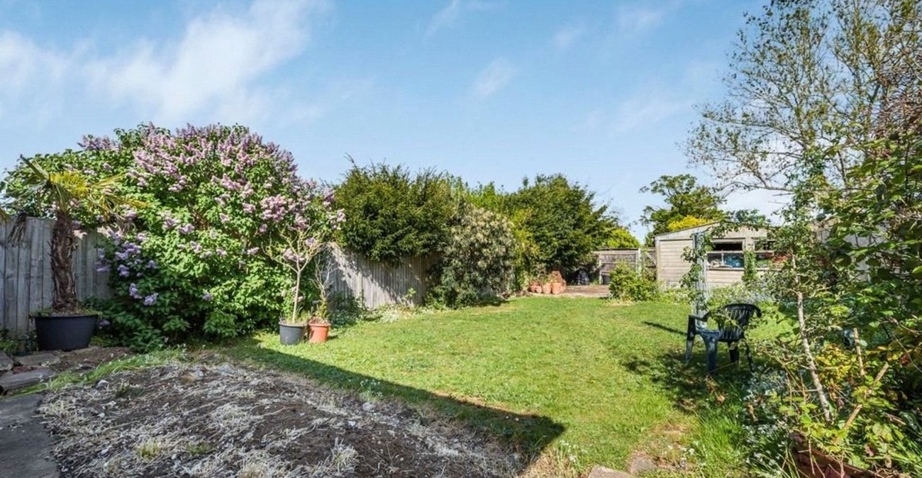 2 bedroom bungalow for sale in Orpington | Robinson Jackson