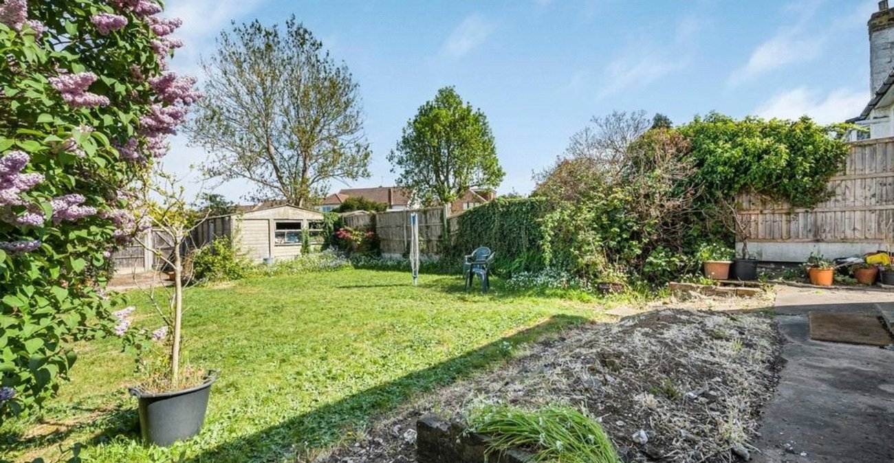 2 bedroom bungalow for sale in Orpington | Robinson Jackson