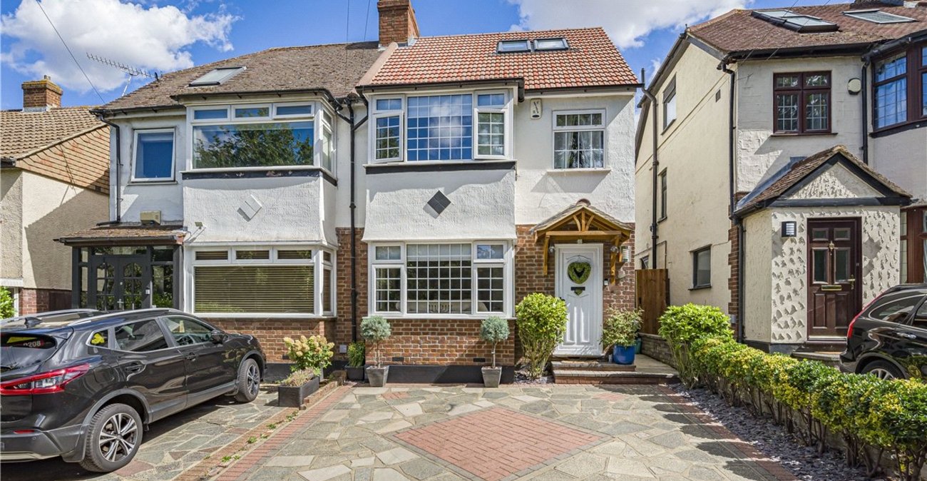 4 bedroom house for sale in Orpington | Robinson Jackson
