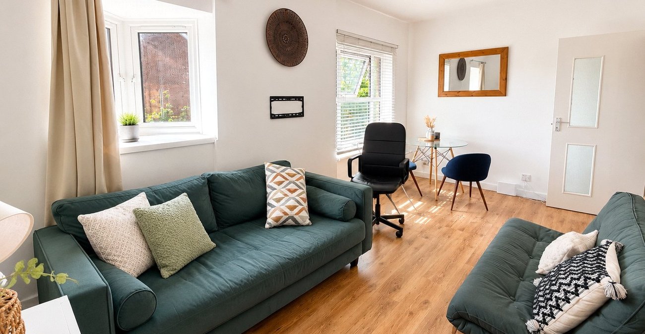 2 bedroom property for sale in London | Robinson Jackson
