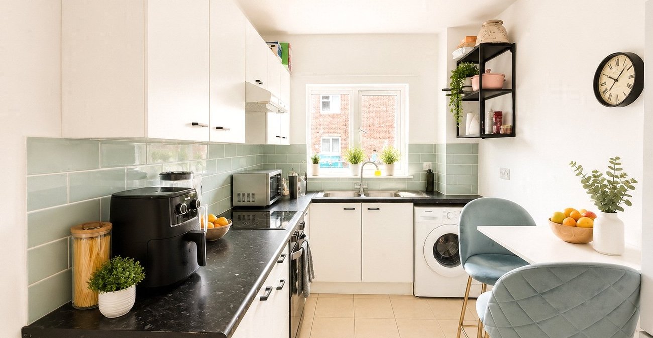 2 bedroom property for sale in London | Robinson Jackson