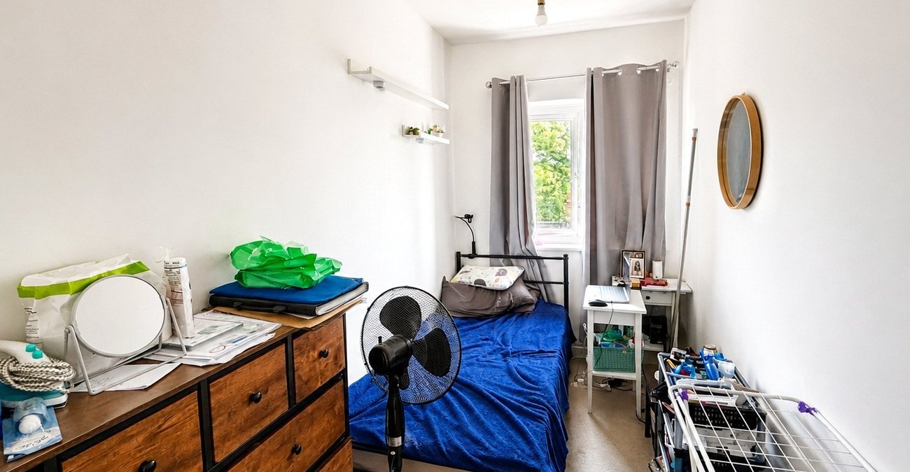 2 bedroom property for sale in London | Robinson Jackson