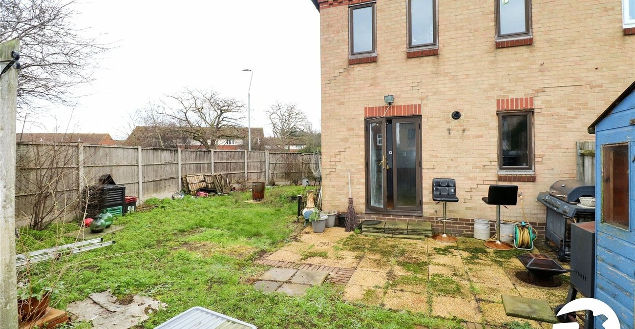 3 bedroom house for sale in London | Robinson Jackson