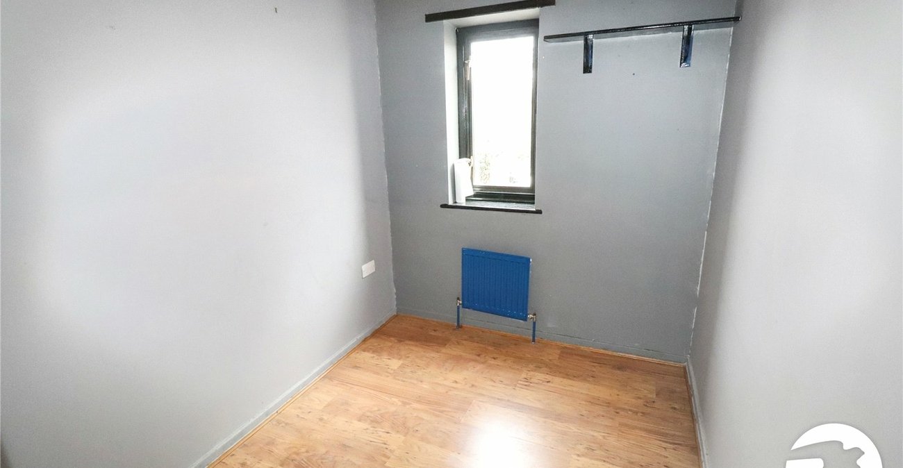 3 bedroom house for sale in London | Robinson Jackson