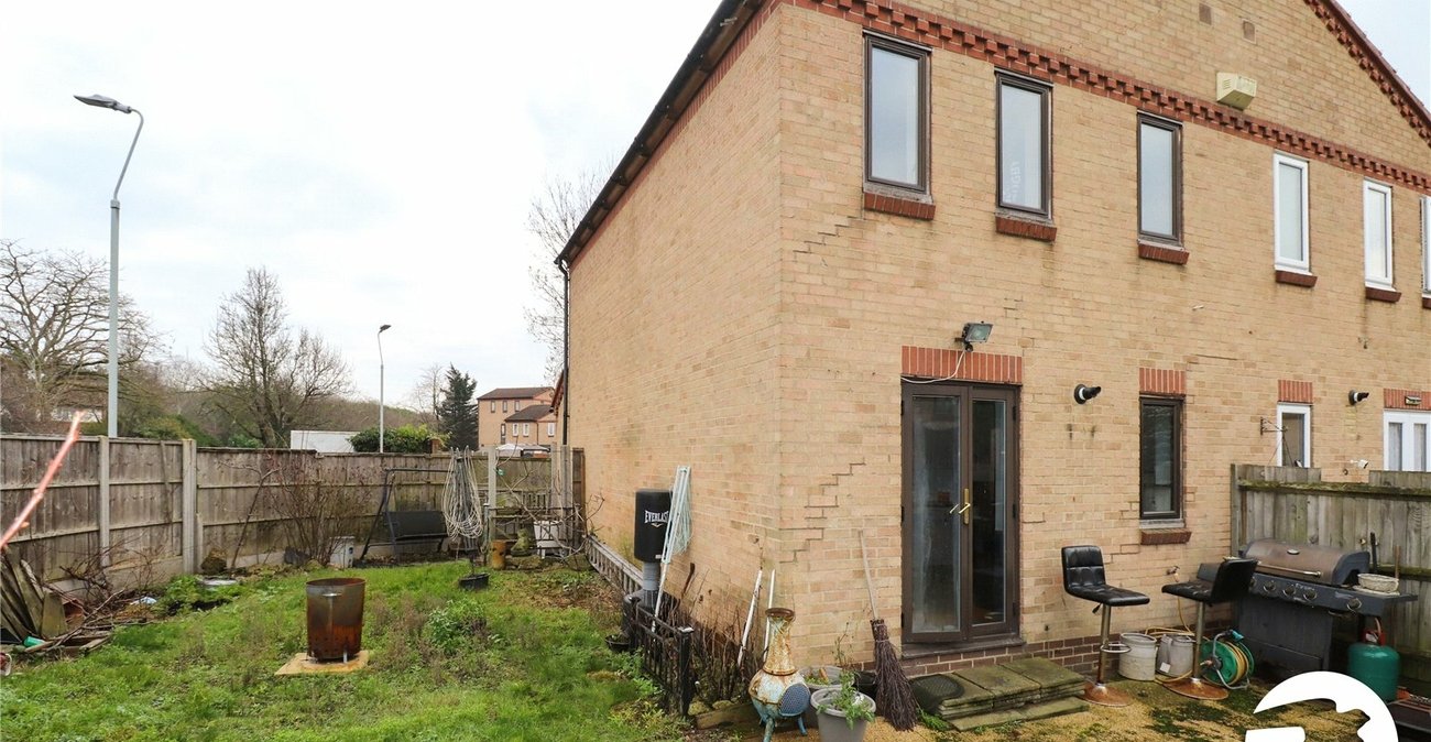 3 bedroom house for sale in London | Robinson Jackson