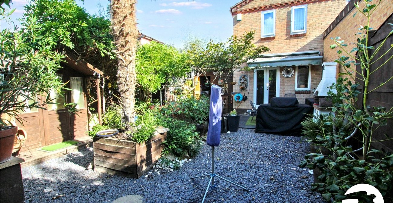 2 bedroom house for sale in Thamesmead | Robinson Jackson