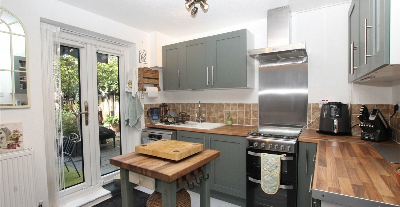 2 bedroom house for sale in Thamesmead | Robinson Jackson
