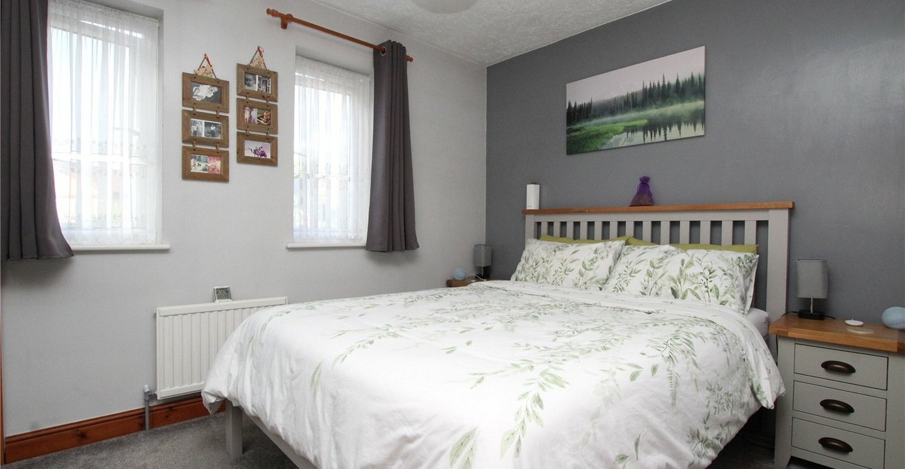 2 bedroom house for sale in Thamesmead | Robinson Jackson