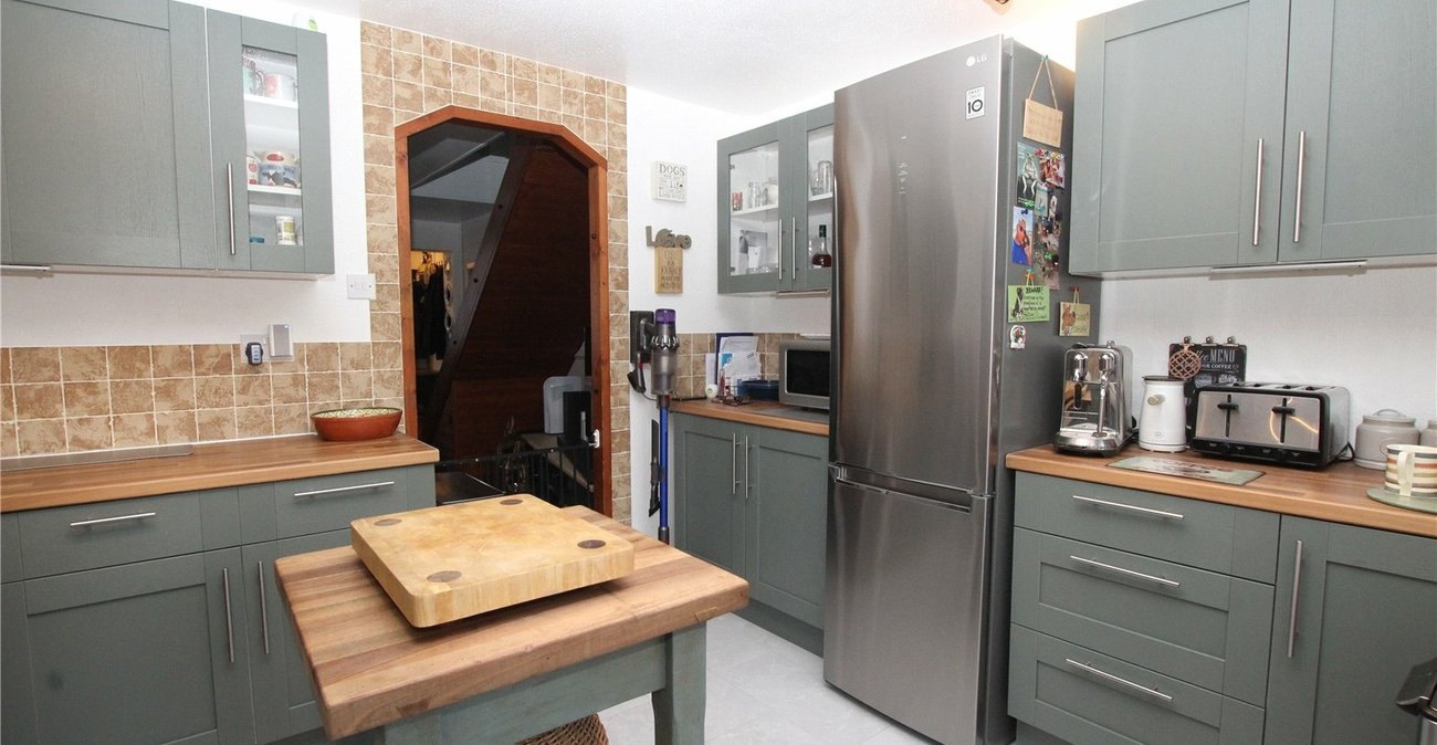 2 bedroom house for sale in Thamesmead | Robinson Jackson