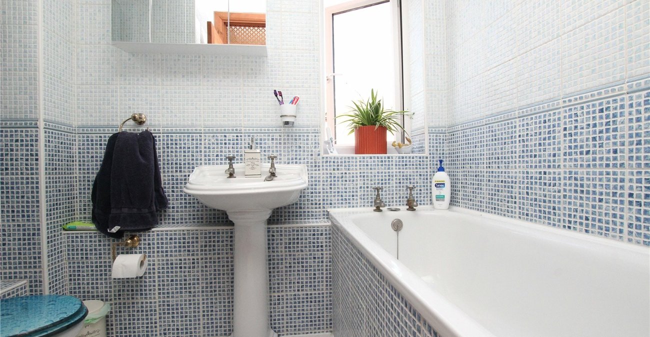 2 bedroom house for sale in Thamesmead | Robinson Jackson