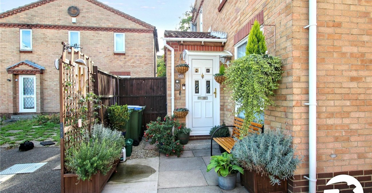 2 bedroom house for sale in Thamesmead | Robinson Jackson