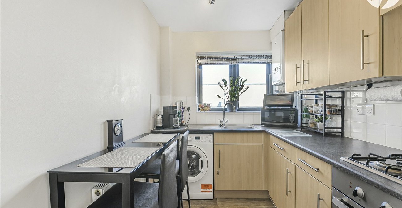 1 bedroom property for sale in Greenhithe | Robinson Jackson