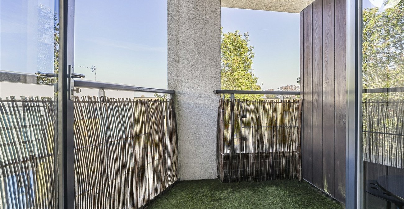 1 bedroom property for sale in Greenhithe | Robinson Jackson