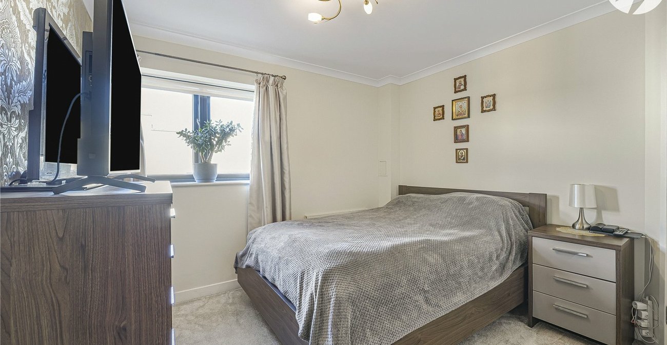 1 bedroom property for sale in Greenhithe | Robinson Jackson