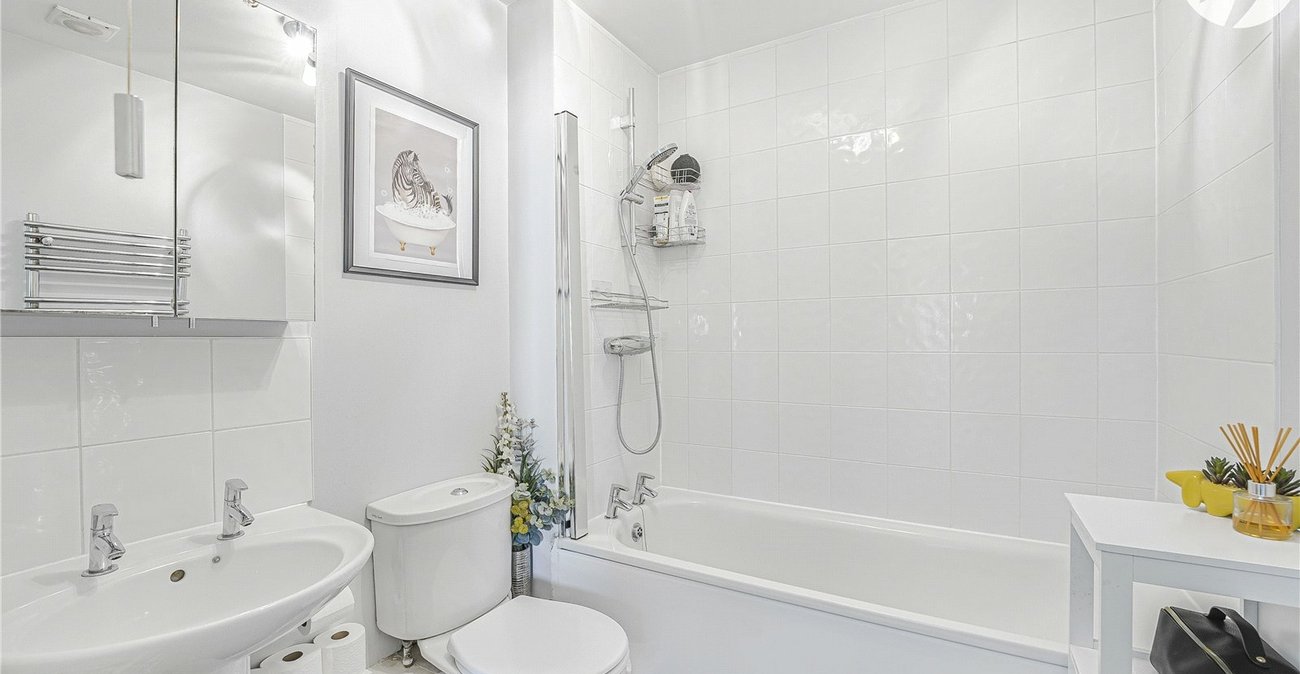 1 bedroom property for sale in Greenhithe | Robinson Jackson