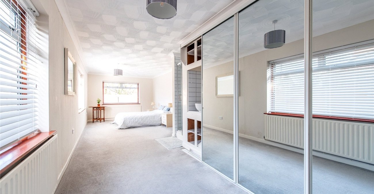 3 bedroom bungalow for sale in Shorne | Robinson Michael & Jackson